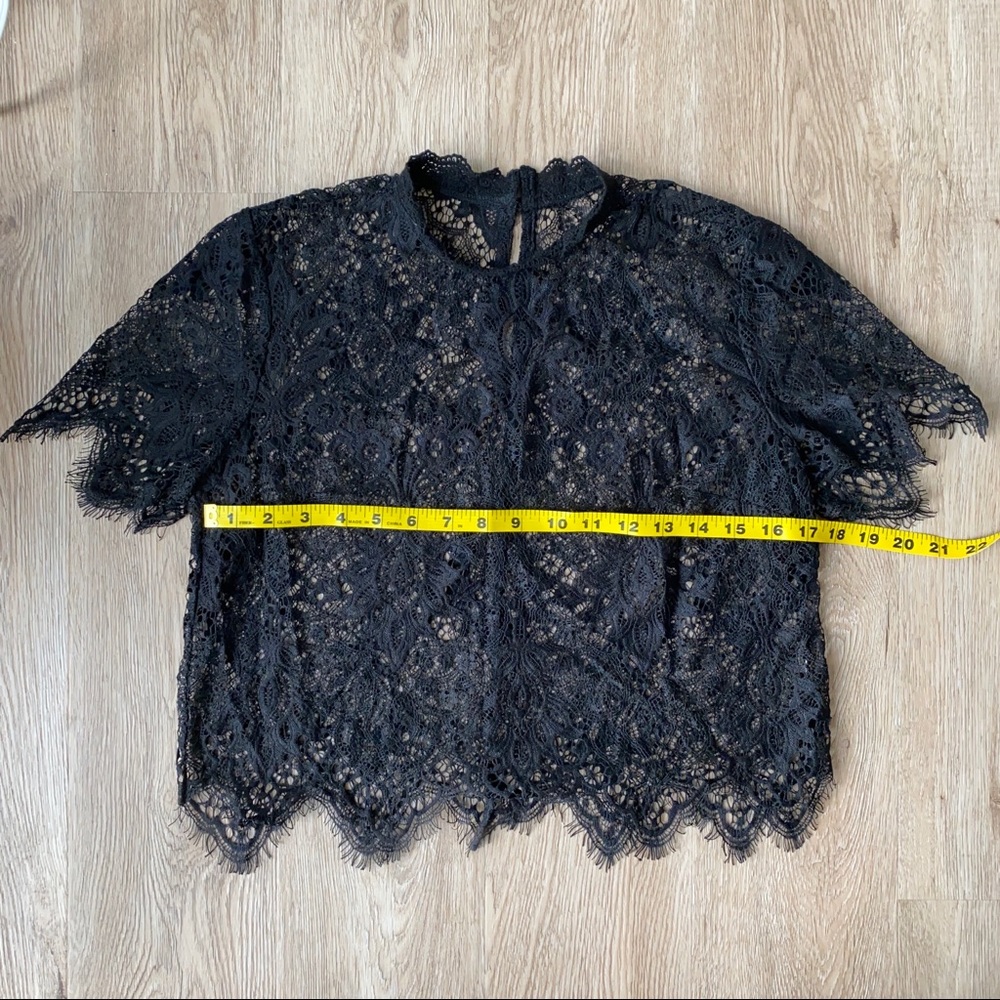 Lace patterned top - Picture 3 of 4